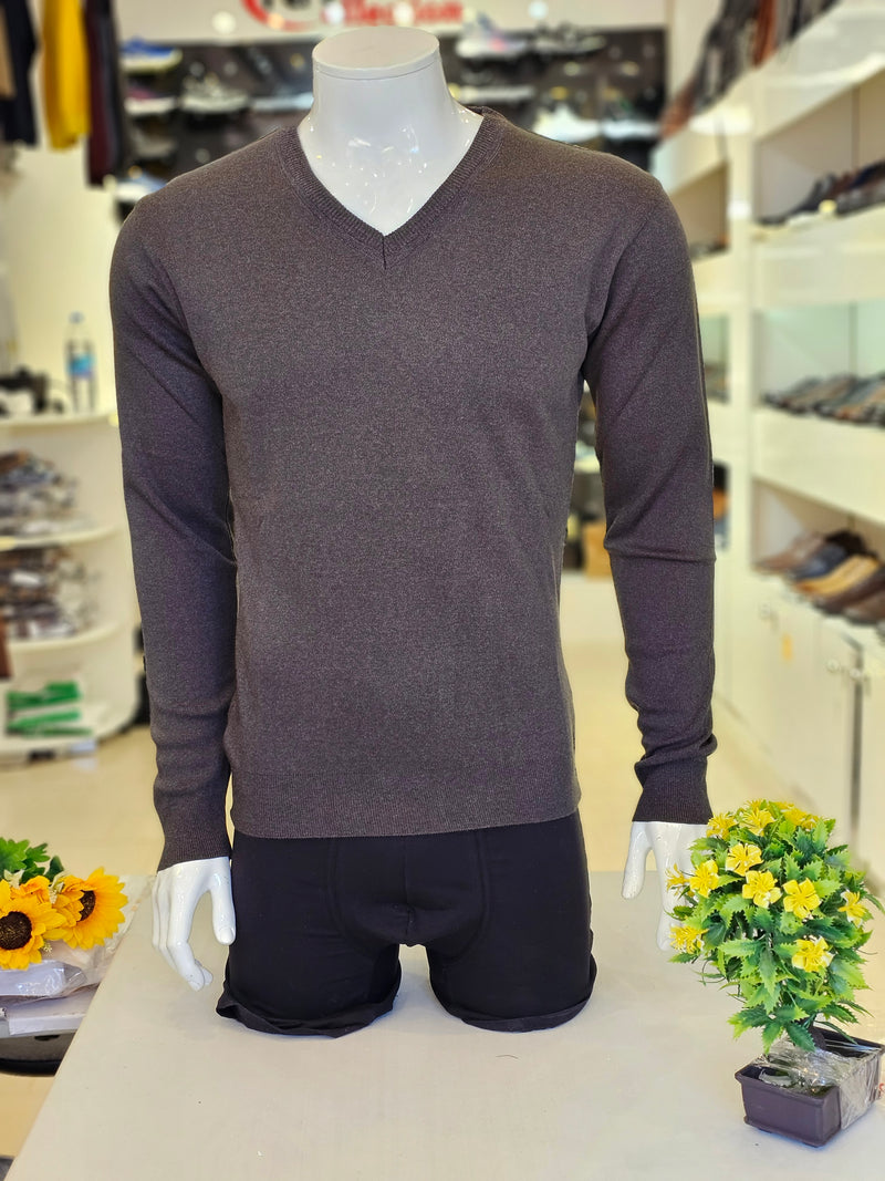 Pull col v gris foncé