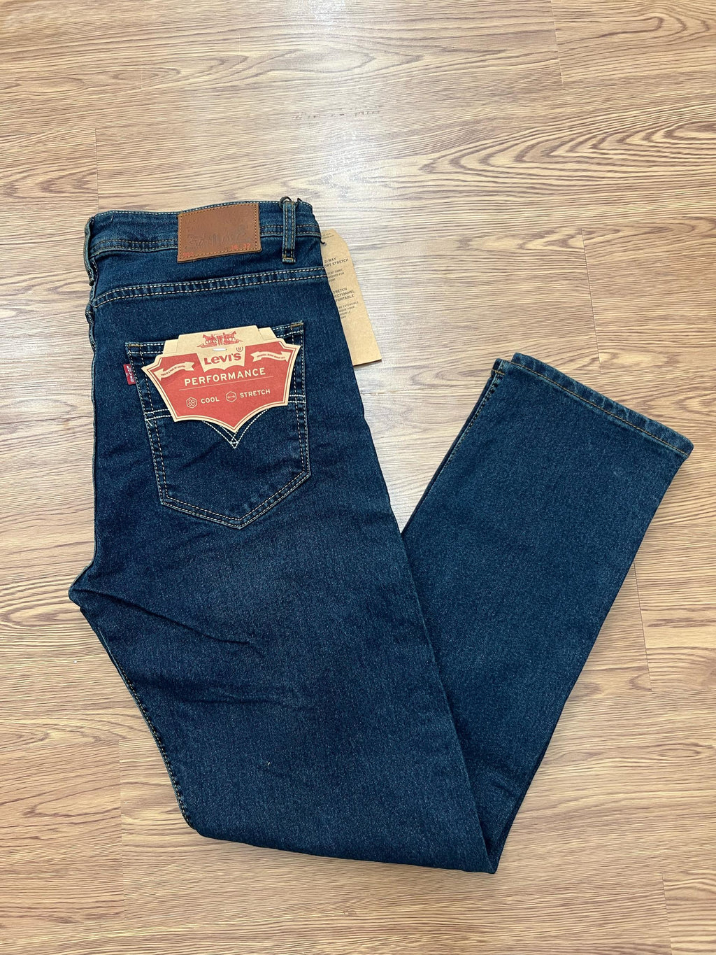 Jean Levis bleu bic
