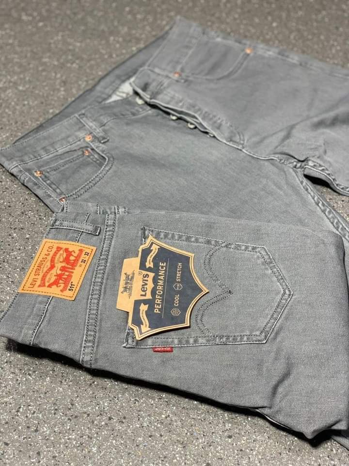 Jean Levis gris