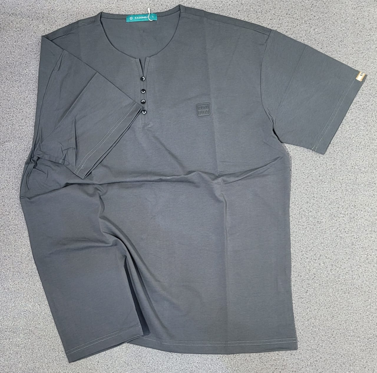T-shirt Button Gris