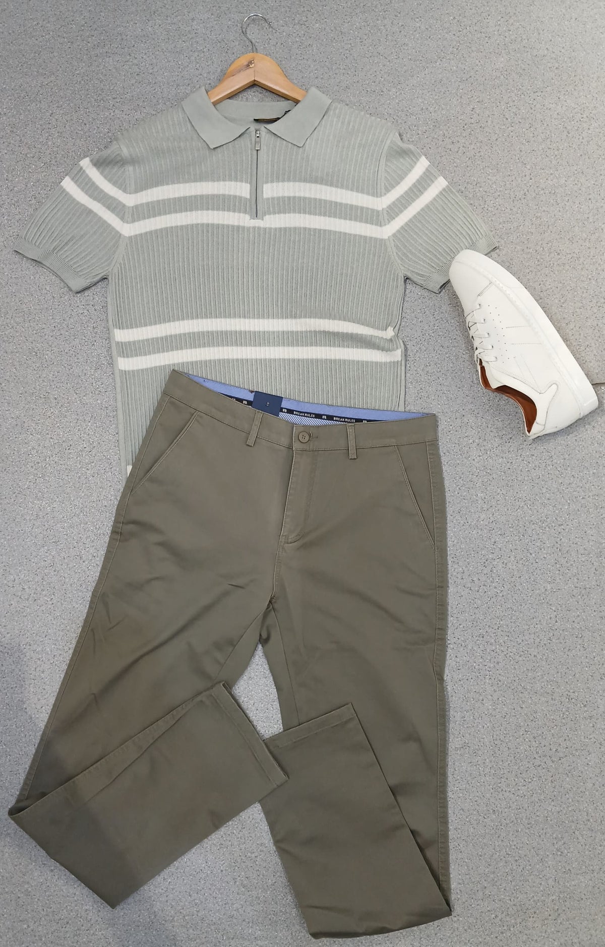 Ensemble Complet Polo kakki + Basket Blanc