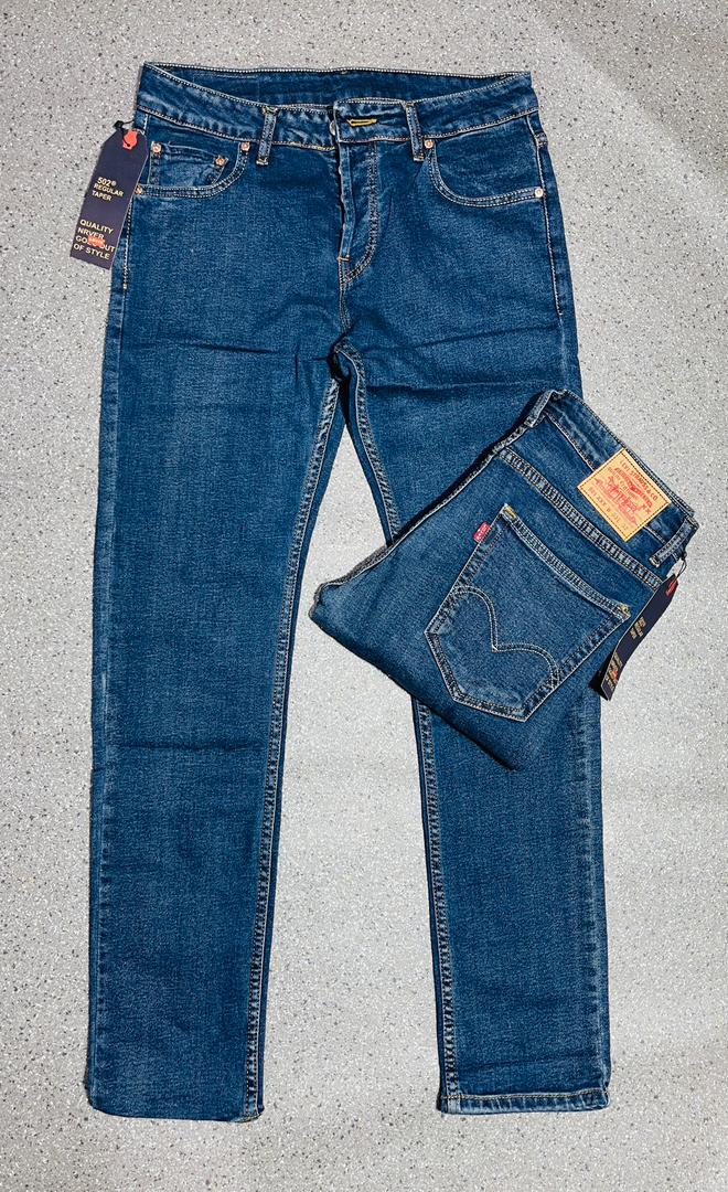 Jean Levis bleu bic